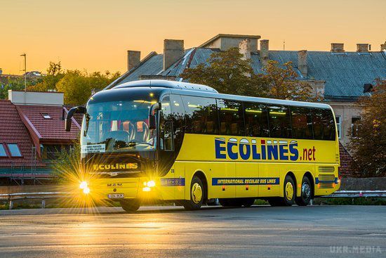 Компанія Ecolines пояснила причину відмови перевозити українців до Болгарії попри «безвіз». Автобусна компанія Ecolines відмовила у перевезенні до Болгарії чотирьом громадянам України через помилку.