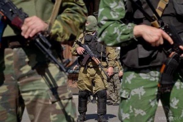 Терористи масово звільняються зі служби в "ДНР", їх замінюють засудженими, - розвідка. Бойовики з окупованих територій Донецької області звільняються з військової служби на Донбасі