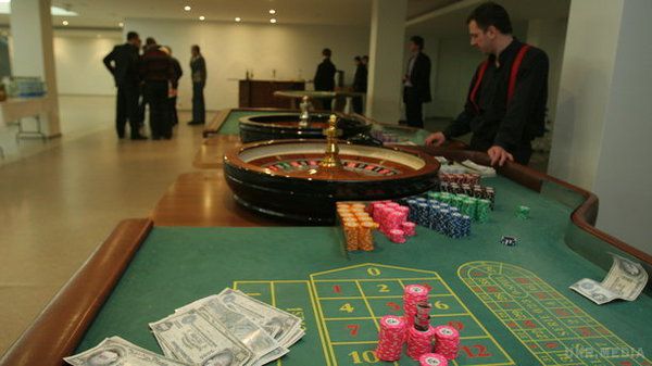 На Кіпрі побудують найбільше казино в Європі. В даному казино, яке буде з'єднане з готелем на 500 номерів, буде встановлено 136 гральних столів і 1200 ігрових автоматів.
