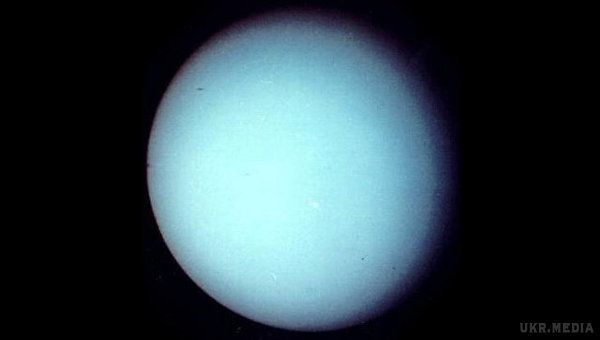 Полюси Урану міняються місцями кожен день. Магнітне поле Урану виявилося вкрай незвичайним і нестабільним – планета-гігант змінює свої полюси місцями кожен день, заявляють учені.