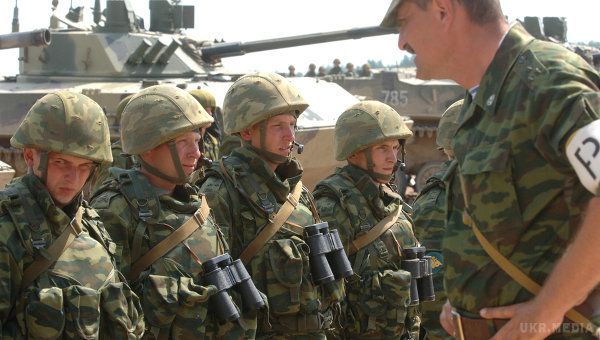 Росія формує три армії на кордоні з Україною - американський експерт. Експерт назвав підняття української армії колосальним прогресом.