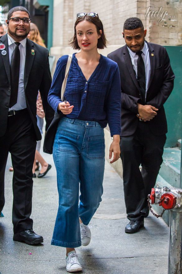 Навіщо вона це надягла: смішні джинси Олівії Уайлд. Іноді зірки роблять нелогічні вчинки. Часто це стосується вибору одягу.