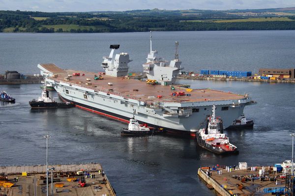 Британія розпочинає морські випробування свого найбільшого авіаносця. Великобританія розпочинає морські випробування найбільшого в королівських Военно-морських силах авіаносця.