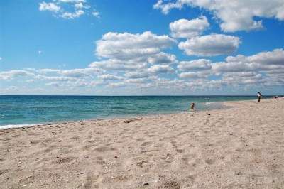 Названі найкращі морські пляжі України (Фото). В Україні є багато місць, де можна добре відпочити.