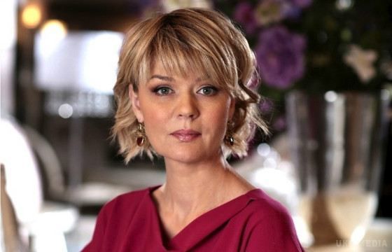 "Рівно 20 років! ": Юлія Меньшова опублікувала фотографію з власного весілля. Актриса і телеведуча Юлія Меньшова приймає поздоровлення. 