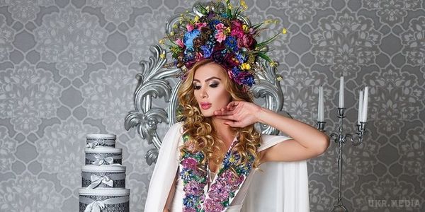 Українка Ганна Гомонова отримала відразу дві корони конкурсу "Mrs Earth-2017". Конкурс пройшов у Лас-Вегас, і в ньому взяли участь близько 60-ти красунь з усього світу.
