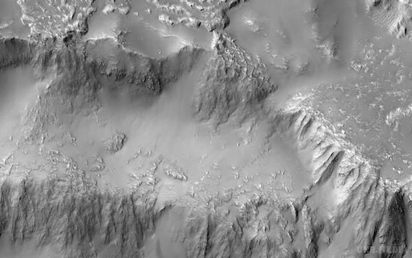 NASA показала що "Ніагарський водоспад" є на Марсі (фото). Дослідники порівняли потоки лави на червоній планеті з потоками на водоспадах Ніагари.