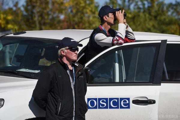 ОБСЄ евакуювала свій офіс з Попасної з-за обстрілу бойовиків. Українська сторона в Спільному центрі з контролю і координації повідомляє, що з-за обстрілу бойовиків Спеціальна моніторингова місія ОБСЄ евакуювала свій офіс з Попасної Луганської області. 