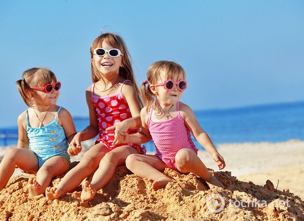   Корисні поради для батьків - з дітьми на пляжі. Хочеш провести на пляжі більше півгодини так, щоб дитина не скиглила, що їй жарко, втомилася або зголодніла? Тоді ...