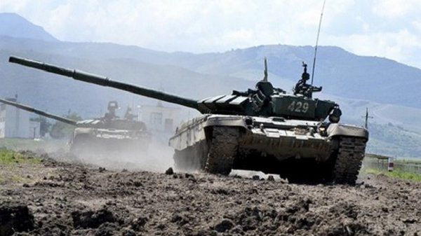 Російські окупанти влаштували масштабні танкові стрільбища в анексованому Криму. Танкові бригади з армійського корпусу ЧФ РФ провели стрільби на анексованому півострові.