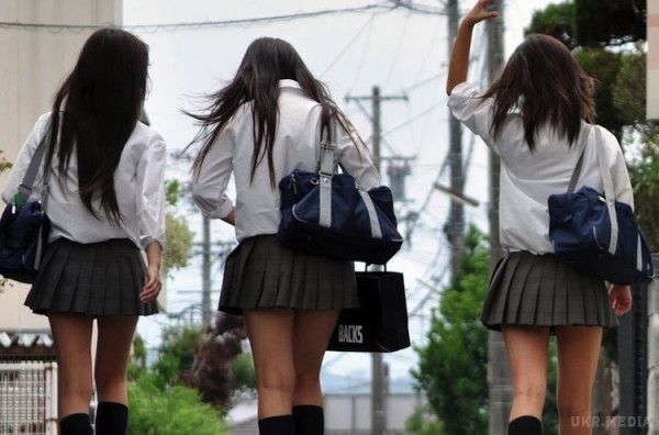 В Токіо школяркам заборонили ходити на побачення за гроші. Таке рішення прийняли влада столиці Японії для боротьби з дитячою проституцією.