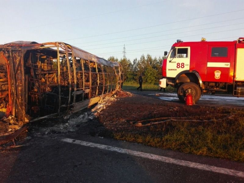 У страшному ДТП в Татарстані загинули 14 пасажирів автобуса. ВІДЕО. У дорожньо-транспортній пригоді за участю рейсового автобуса в Татарстані загинули 14 осіб.