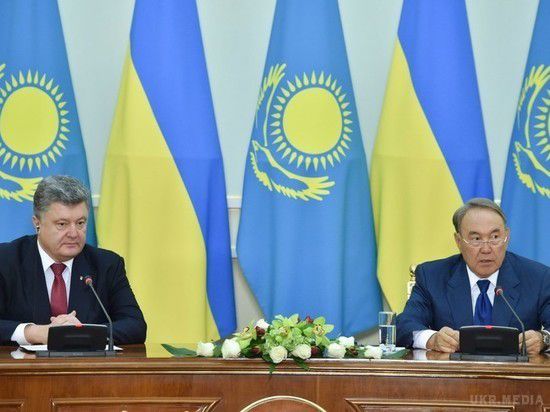 Назарбаєв приготувався примирити Росію і Україну. Президент Казахстану закликав Москву та Київ сісти за стіл переговорів.
