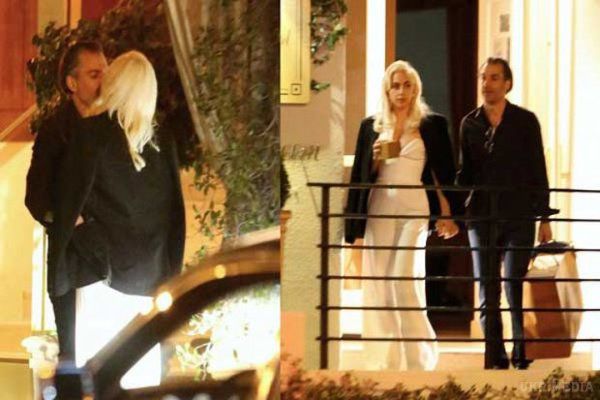 Леді Гага зібралася заміж. Епатажна співачка Леді Гага готується до весілля зі своїм бойфрендом 49-річним Крістіаном Каріна, який є її агентом.