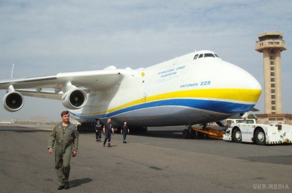 "Антонов" запропонував США спільний розвиток військово-транспортного літака Ан-77. Важливим кроком в авіації має стати укладення міжурядової угоди BASA.