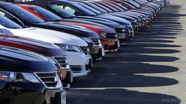 Авторинок України "рвонув": у червні українці придбали 6884 нових легкових автомобіля. Продажі різко виросли.