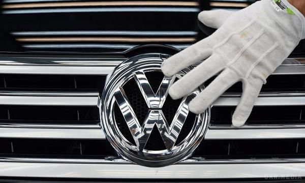 Знову проблема: Volkswagen відкликає більше 700 тисяч автомобілів по всьому світу. Німецький автогігант Volkswagen відкликає по всьому світу 766 тис. Автомобілів через проблеми з гальмівною системою.
