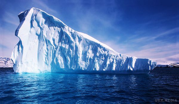 Вчені зафіксували народження гігантського айсберга в Антарктиді. Зонди Європейського космічного агентства (ЄКА) зафіксували народження гігантського айсберга біля берегів Антарктиди