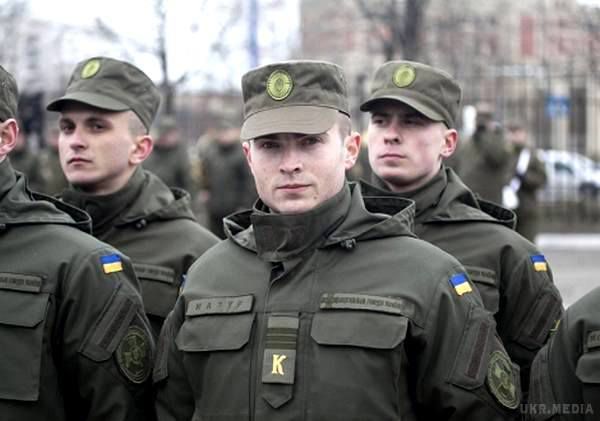 Порошенко оголосив призов до Нацгвардії. Президент України підписав указ про призов до Національної гвардії України.