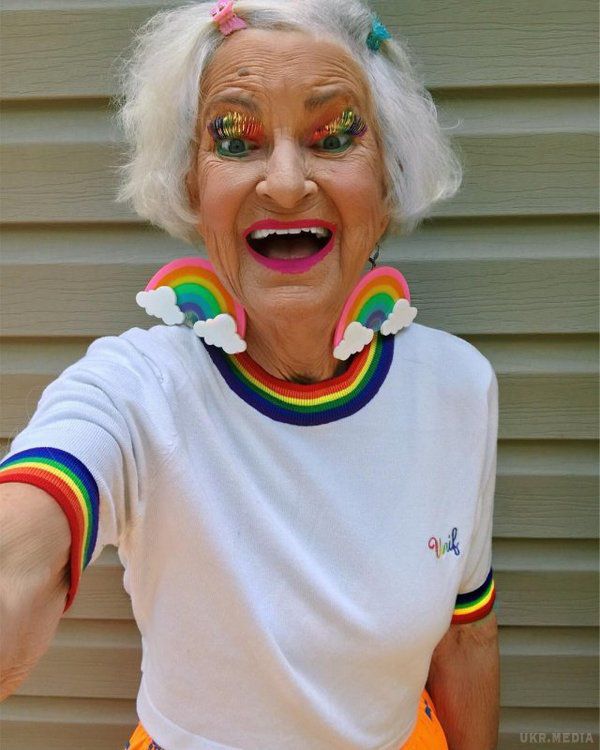 88-річний блогер Бадді Винкль здивувала світ. Обожнюємо яскравих модниць! А стильних бабусь ще більше.