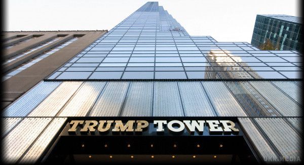 У Нью-Йорку затримали чоловіка, який, маючи при собі ножі намагався пройти до Іванки Трамп. Його заарештували співробітники секретних служб США при вході в Trump Tower.
