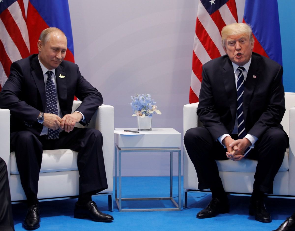Експерт з мови тіла розповіла, хто з президентів домінував під час зустрічі Трампа і Путіна. За словами експерта, цікаве почитається уже з самого початку - рукостискання.