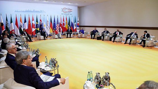 На саміті G20 у Гамбурзі стартувала третя робоча сесія.  Третя робоча сесія стартувала на саміті "великої двадцятки" в німецькому Гамбурзі, вона присвячена розвитку Африки, проблем міграції та охорони здоров'я.