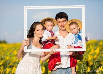  8 липня - День сім'ї ( День родини) 2017. Український День родини відносно молоде свято і святкується з 2012 року.