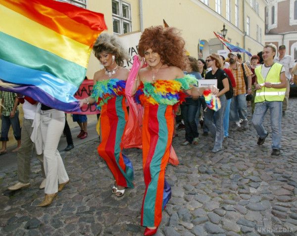 Щорічний парад секс-меншин пройшов в Талліні. В основному захід пройшов мирно, але кілька людей все ж були затримані поліцією.