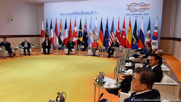 Опублікована підсумкова декларація лідерів G20. Лідери країн "Великої двадцятки" прийняли підсумкову декларацію саміту в Гамбурзі, врахувавши в ній особливу позицію США щодо кліматичних змін.