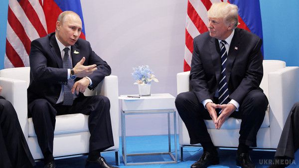 Путін і Трамп 40 хвилин говорили про вплив Росії на хід президентських виборів в США. 8 липня в Гамбурзі між Володимиром Путіним і Дональдом Трампом у рамках саміту «Великої двадцятки» відбулася довгоочікувана перша зустріч.