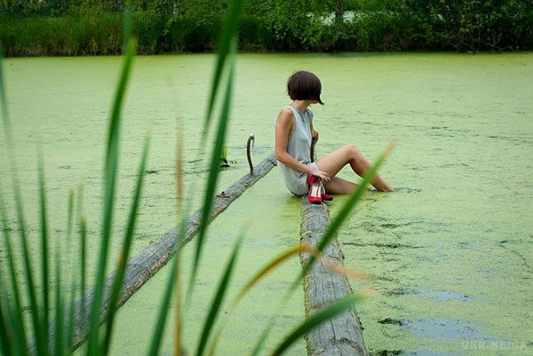 «Пливи в літо!»: 17 зворушливих і трагічних фото про те, як відпочивають в російській глибинці. З крайності в крайність.