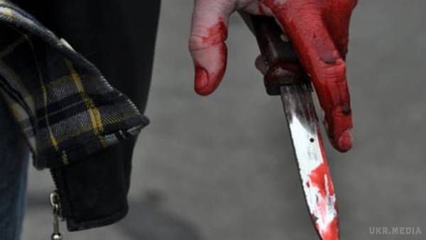 Криваве  вбивство у Києві. Після вбивства чоловік включив чотири газові конфорки і перерізав собі вени.