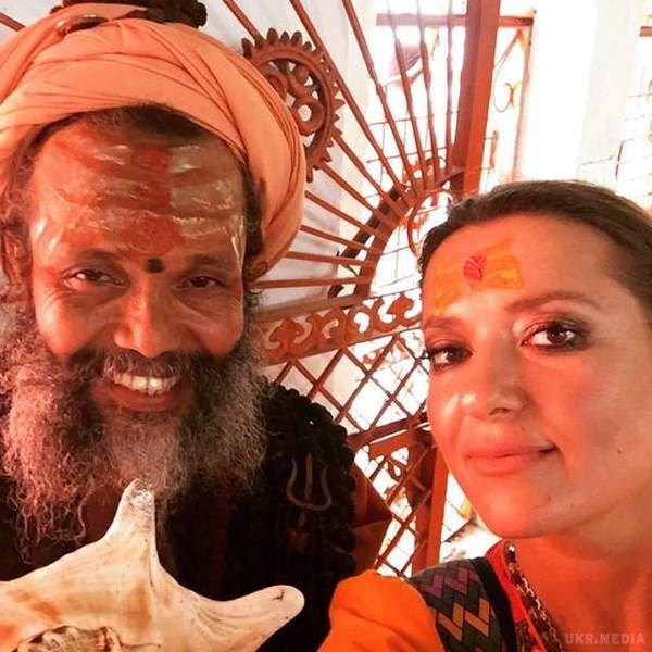 Наталя Могилевська показала, як розважається в Індії. На сторінці в Instagram артистка поділилася фото з подорожі.