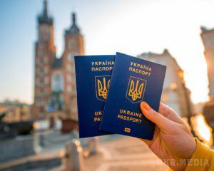 Більше 70% українців не планують відвідувати ЄС. З тих хто не планує їхати в Європу, 76,9% не можуть це зробити через матеріальне становище.