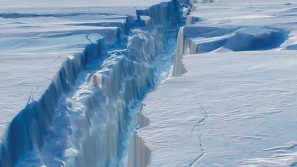 Від Антарктиди відколовся айсберг розміром з Уельс. Сьогодні, 12 липня, від льодовика Ларсена на заході Антарктиди відколовся один з найбільших айсбергів в історії.