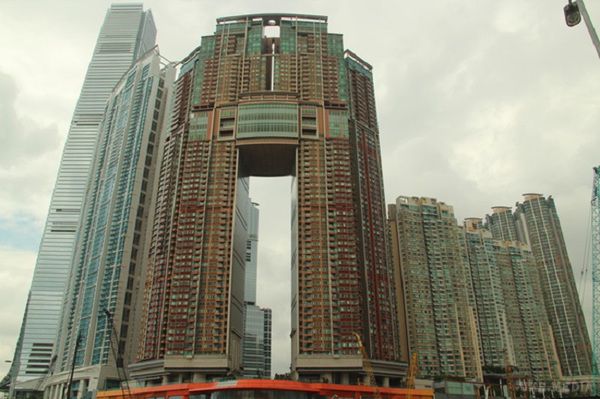 Загадка «дірявих» хмарочосів розкрита! Ось для чого в Гонконзі будують такі дивні висотки (фото). Це Піднебесна, дитинко!