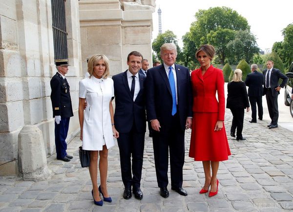 Ви в такій хорошій формі: Трамп похвалив фізичну форму дружини Макрона (фото). Американський лідер назвав першу леді Франції прекрасною.