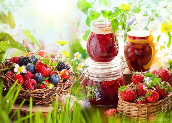  Продукти, які не можна зберігати в холодильнику. Розвантажуючи покупки з супермаркету, ми автоматично ставимо їх у холодильник.
