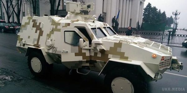 Яка причина відсутності бронемашин "Дозор" на фронті. На це питання відповів  Президент України Петро Порошенко,  перебування на Львівському бронетанковому заводі.