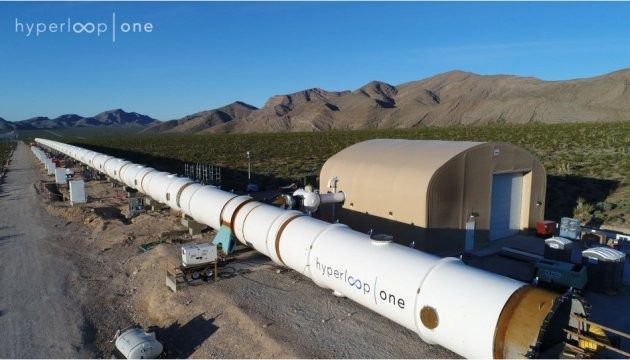 Маск провів перші випробування прототипу Hyperloop. Компанія Hyperloop One провела перші успішні випробування прототипу транспортної системи Hyperloop.