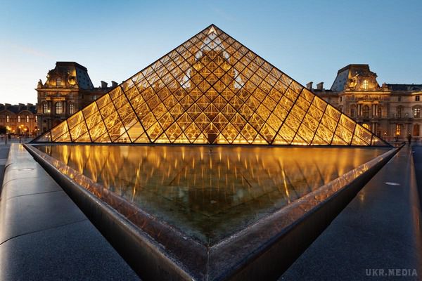 У Луврі дощі пошкодили три картини. Через зливи, які пройшли у Парижі 9 і 10 липня, музею Лувра довелося закрити частину приміщень і прибрати деякі експонати.