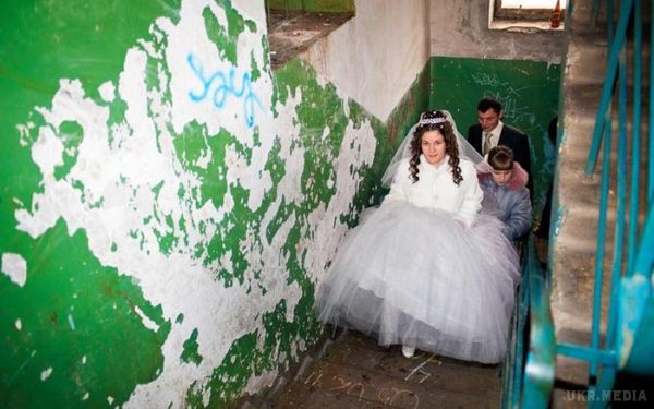 Фотограф показав усю суворість російських весіль. Ах, эта свадьба!