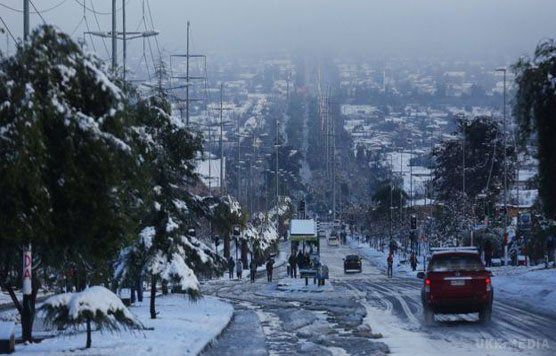 Чилі раптово засипало снігом. Фотофакт. Декілька міст Чилі засипало великою кількістю снігу прямо посеред літа.