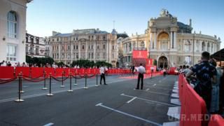 15 липня відкрився Одеський міжнародний кінофестиваль (фото). В Одесі офіційно відкрили 8-й Одеський міжнародний кінофестиваль.
