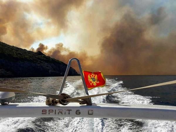 У Чорногорії горять ліси, евакуйовано один із курортів. У центральній Чорногорії та в окремих районах узбережжя Адріатичного моря вирують лісові пожежі 