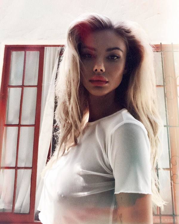 24-річна модель запалює: Сахара Рей наділа сітку на голе тіло (фото). Колишня дівчина Джастіна Бібера оголилася в Instagram.