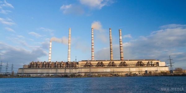 В Україні запустили дві електростанції. Криворізька і Придніпровська теплоелектростанції, що входять в енергохолдинг ДТЕК Ріната Ахметова, включили в мережу свої енергоблоки.