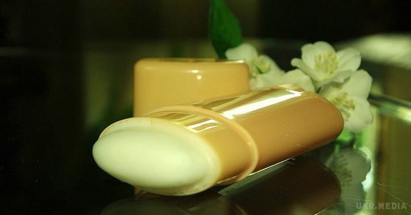 Змішавши всього 3 інгредієнта, ти назавжди забудеш про запах поту!. Якщо хочеш зробити щось добре — зроби це сам!
