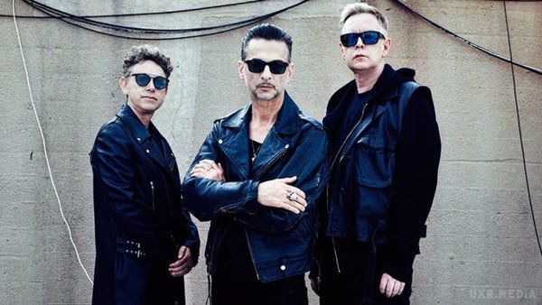 У Києві утворилися величезні черги на концерт Depeche Mode. У ці хвилини на НСК "Олімпійський" у Києві розпочинається концерт легендарного британського гурту Depeche Mode.